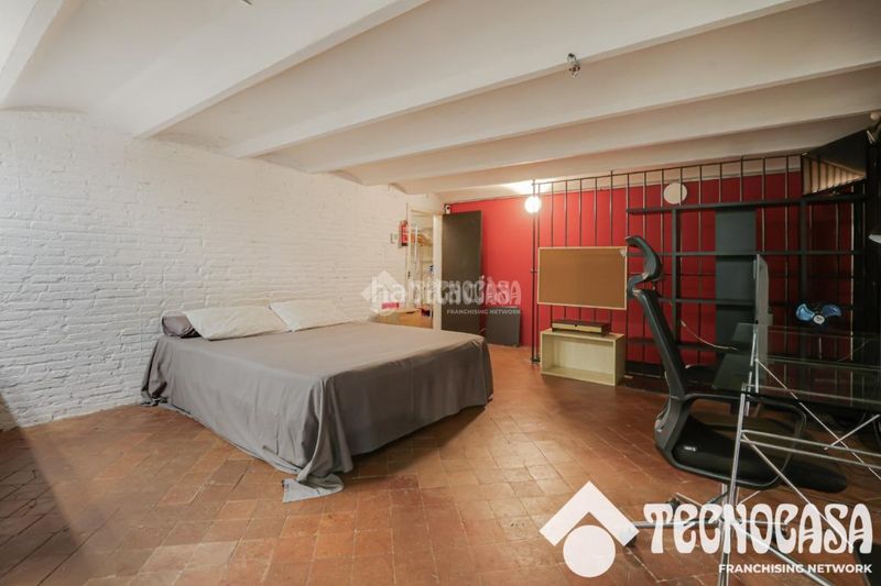 Foto b2b0db93-3453-49c1-bfa1-5c978fab0e05. Pis a Raval Barcelona