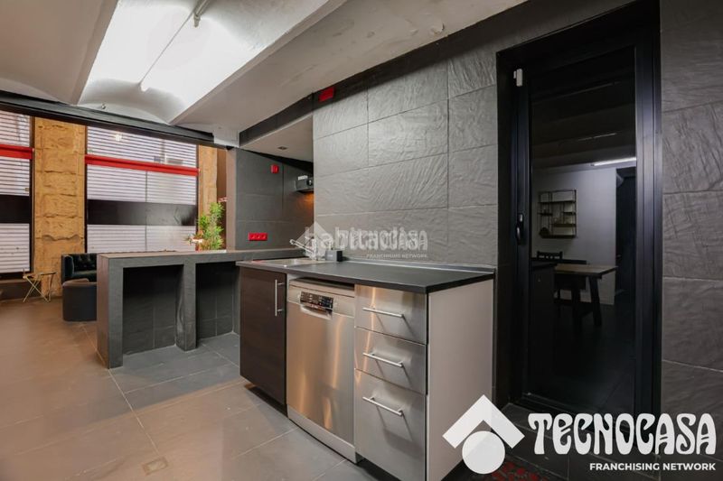 Foto d2108b83-8e3a-41ed-bd8c-589b684e82d8. Pis a Raval Barcelona