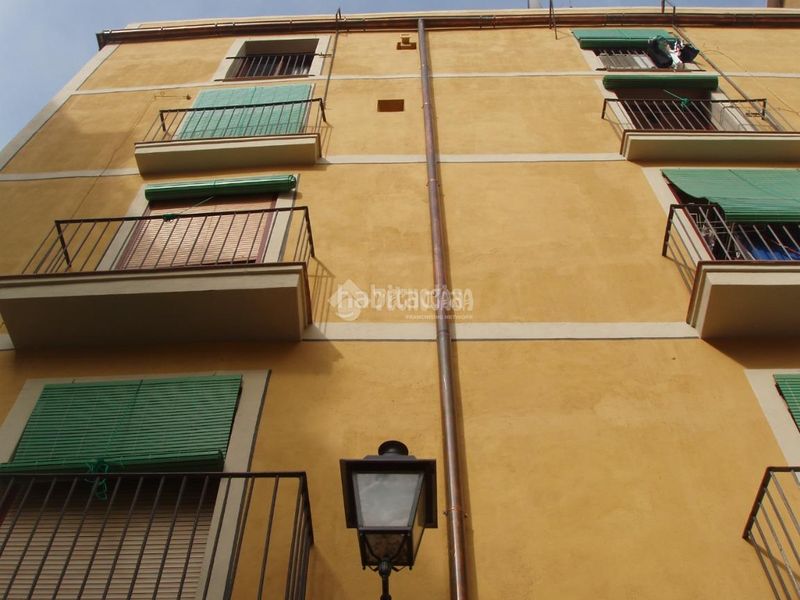 Foto 523fd964-adf4-45de-af56-d03cadae9549. Pis a Raval Barcelona
