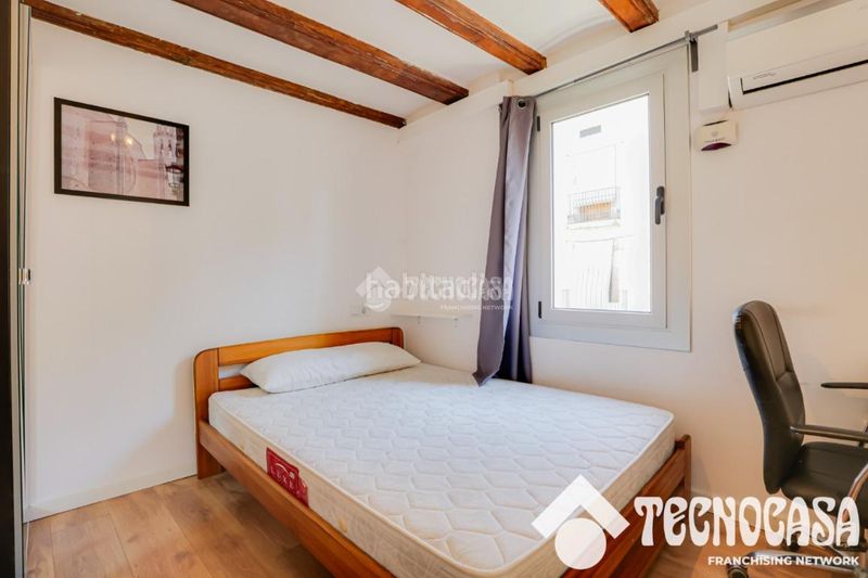 Foto 7287dd7f-079f-4633-b3db-0fc6a79d1e8f. Pis a Raval Barcelona