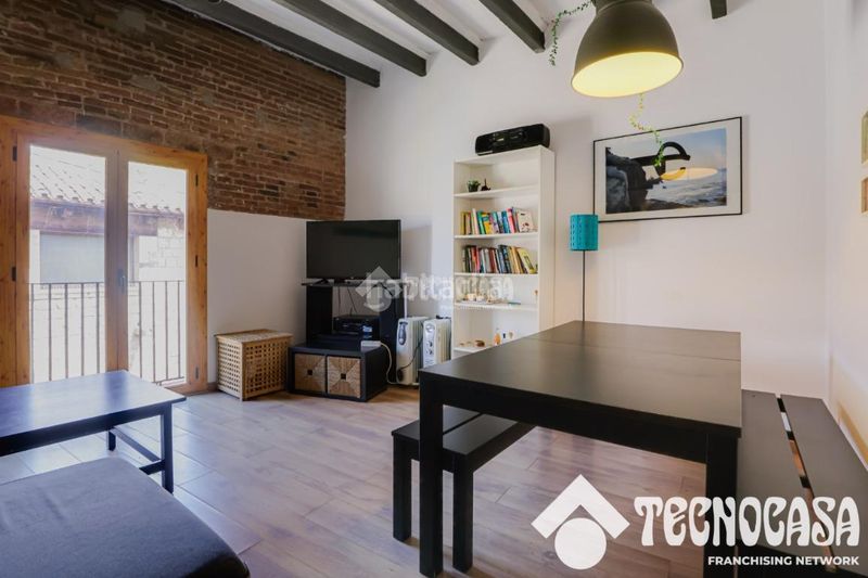 Foto 8cd1d590-f6c9-45ca-a7d1-63d283c52b13. Pis a Raval Barcelona
