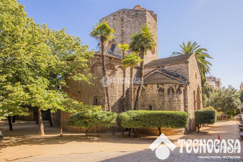 Foto c5e55e1d-4351-400f-8157-3e9209463d33. Pis a Raval Barcelona