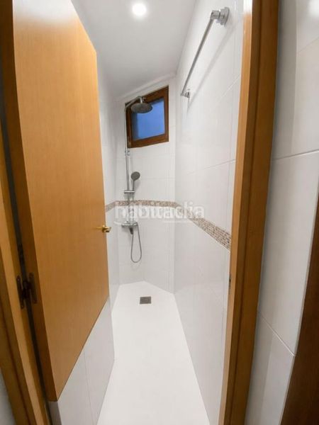 Foto ad0dc38f-3f20-445a-8293-135ba6a50e00. Pis a Raval Barcelona