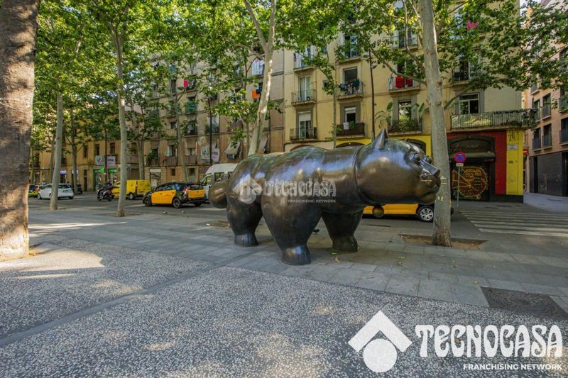 Foto 6a2db1f4-cb5a-4135-8e9f-812d74ec9e75. Pis a Raval Barcelona