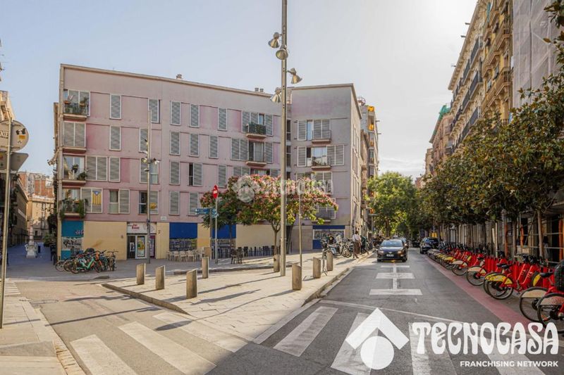 Foto 00eb11e4-e845-4549-a6d5-fe8350cd7661. Pis a Raval Barcelona