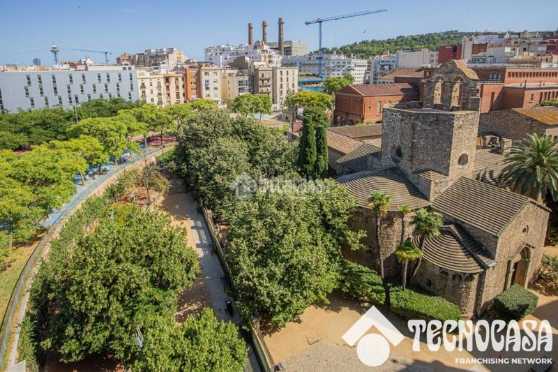 Foto 83b4750a-02ef-4fb5-870e-a1b128a8c1c4. Pis a Raval Barcelona