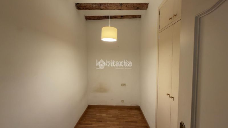 Foto 46427319-6239-4a99-84de-f4703b274af7. Pis a Raval Barcelona