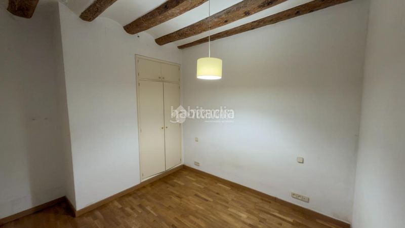 Foto 832effbe-ed31-422d-9109-844bbcae78d7. Pis a Raval Barcelona