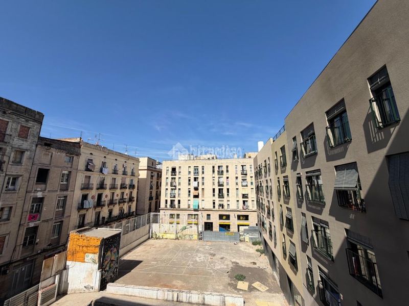 Foto bc49e456-3606-45d5-9e74-37e82cf207fd. Pis a Raval Barcelona