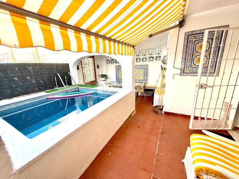 Foto 0a0f1c26-f90e-4c48-996d-b1312fd45663. Casa bifamiliare con piscina in Arroyo de la Miel Benalmádena