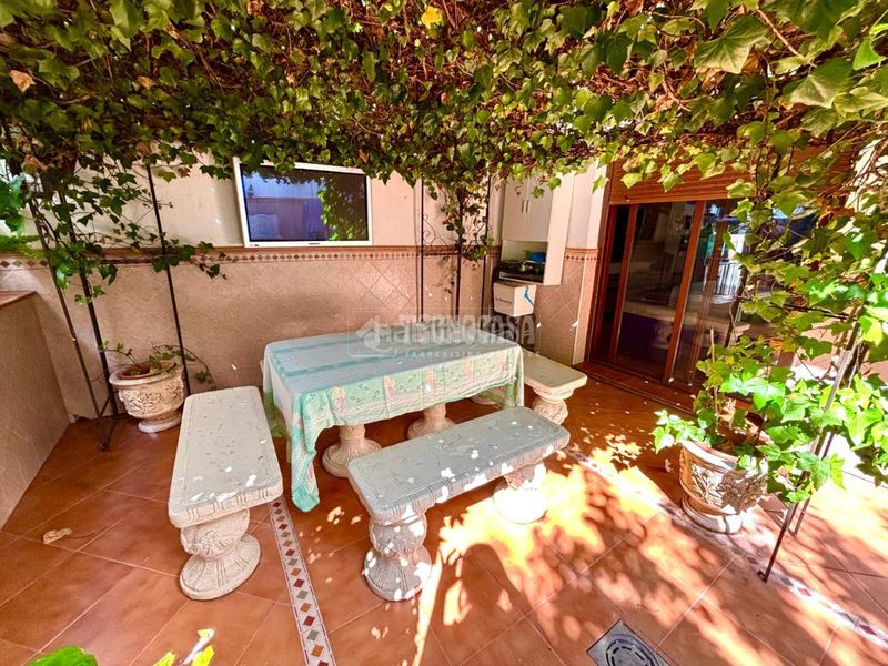 Foto 296526a4-d4fa-48b7-ae65-8ea9f841c050. Casa aparellada amb calefacció aparcament a Centro Benalmádena