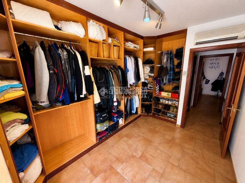 Foto 6b9ea47d-ef39-486b-8f0f-88fb26e15dcd. Casa aparellada amb calefacció aparcament a Centro Benalmádena