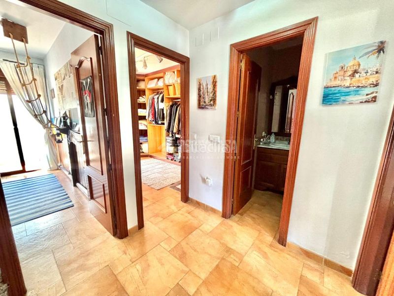 Foto 9d873259-c01b-4d7c-8236-4521516cf0e5. Casa aparellada amb calefacció aparcament a Centro Benalmádena