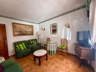 Casa aparellada  C. castilla. Casa en venta en benalmadena costa