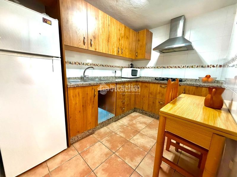 Foto 116ce929-6ee4-4848-a9b4-8d2c50e56f23. Casa aparellada a Centro Benalmádena