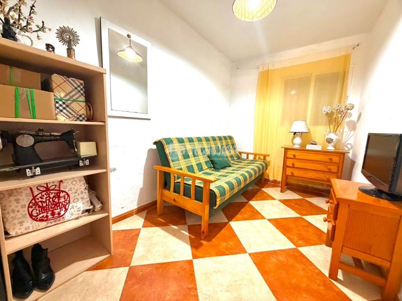 Foto ded2a36f-d29b-4a15-a8bb-42e1047ed9ef. Casa aparellada a Centro Benalmádena