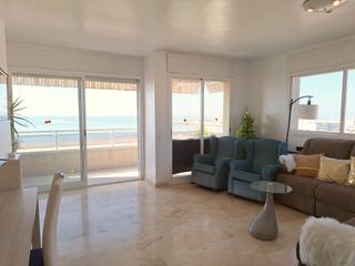 Flat  Loira. Frontal al mar