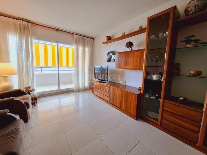 Foto bc3a7dcf-2e8d-4a7e-867b-82476234f218. Ático frontal al mar atico duplex con solarium privado en Cunit