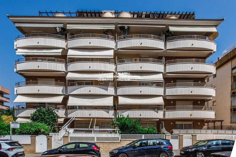 Foto fcd8808a-59ab-4106-a064-095a89327958. Àtic a josep pla 14 a L´Estany Calafell