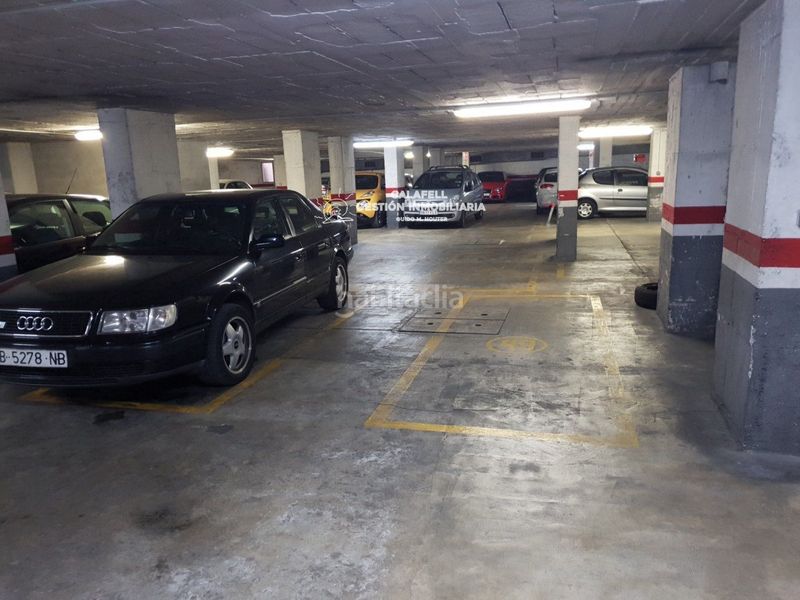 Foto c3c839c9-2dfe-43d1-94e4-fdf3db7c9c45. Parking coche en madrid 142 plaza de parking en avda madrid, entre tenor massini y carlos iii en Barcelona