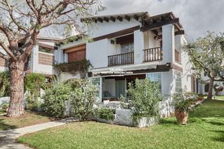Casa adossada  Alorda parc. Bonita casa en urbanización alorda park  en calafell