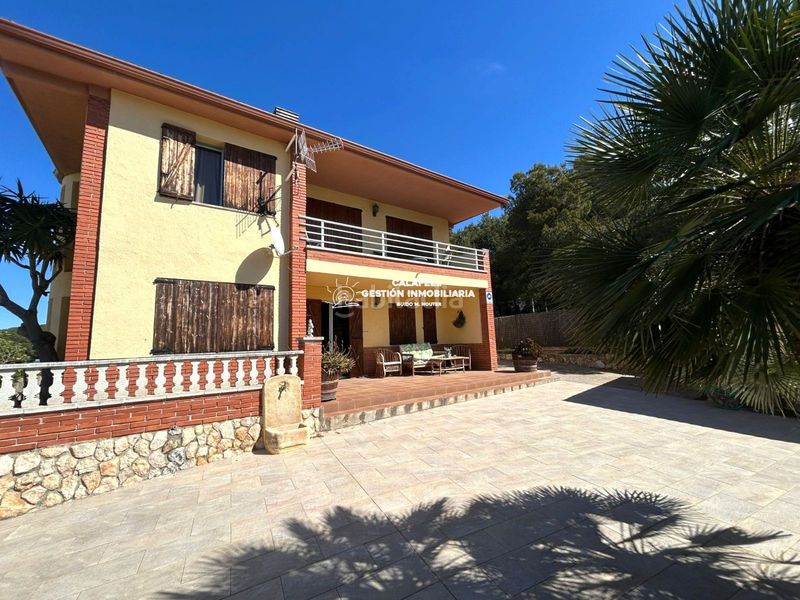 Foto d5dd9b7c-3f1a-4e38-8382-b1dd64883ca9. Xalet amb calefacció aparcament piscina a Mas romeu Calafell