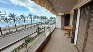 Flat in Sant joan de deu, 181 181. Magnifico piso de 3 dormitorios en 1ª linea de mar en segur de c