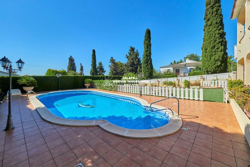 Foto f138dffb-801b-4716-9d60-5dbf7640939c. Xalet amb calefacció aparcament piscina a Els Masos - Els Garrofers Coma-ruga