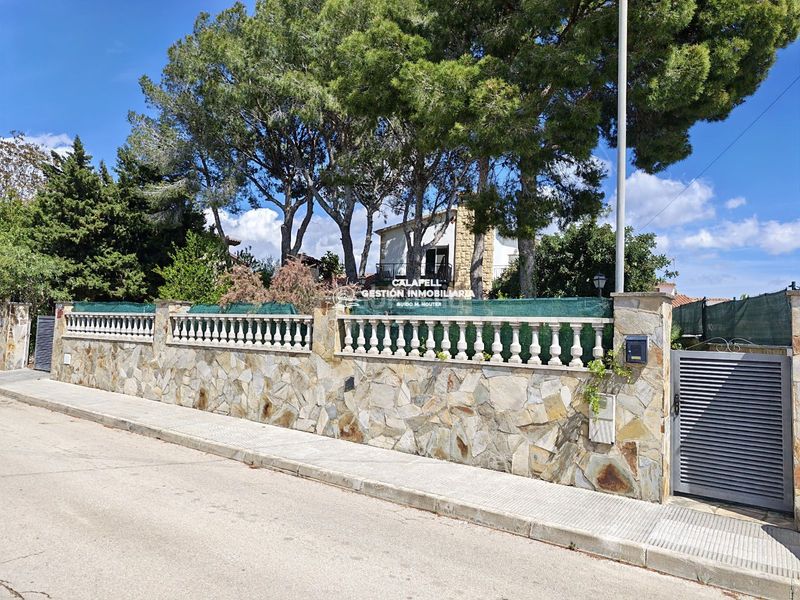 Foto a0cfb202-d9ce-4573-94eb-f33ce61c4540. Xalet amb calefacció aparcament piscina a Bellvei