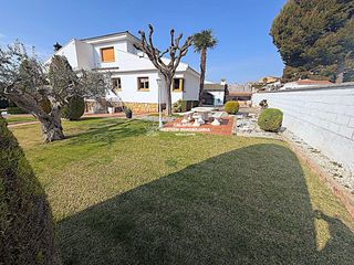 Xalet  Tortora. Gran casa con jardin y piscina privada en zona residencial de sa