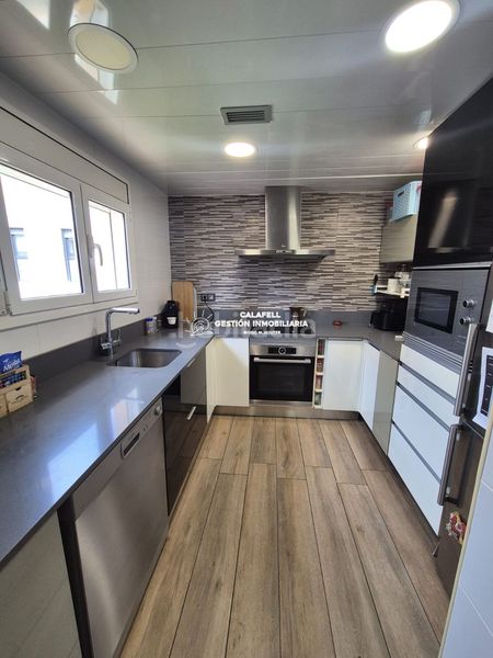 Foto 50ca5f87-5384-44cc-b0c2-e0427e6a3594. Casa adossada a Calafell poble Calafell