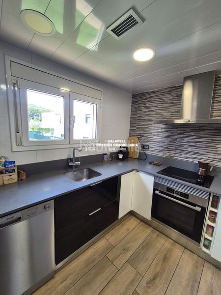 Foto 5abe0d43-bce0-4f15-9aff-3aec6081251f. Casa adossada a Calafell poble Calafell