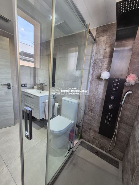 Foto 8441aef1-26b9-4665-8ce3-a35fbc1a4970. Casa adossada a Calafell poble Calafell