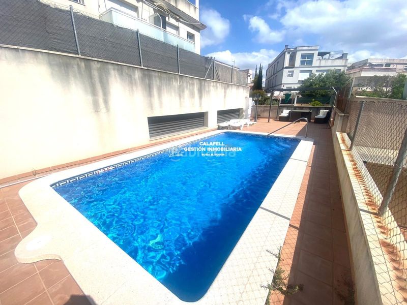 Foto 7b45cb8c-a09f-4a12-a40c-fd924e4026ba. Àtic amb aparcament piscina a Segur de Calafell nucli urbà Segur de Calafell
