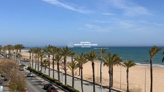 Etagenwohnung  Garona 1. En venta piso frontal al mar en segur de calafell