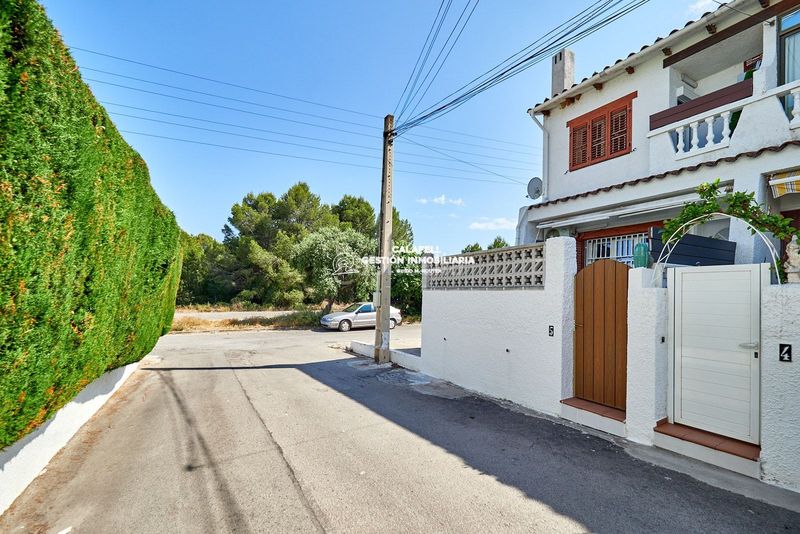 Foto 5a607b76-c4f0-4ec5-80a1-4f2ecd83ae8c. Casa amb calefacció aparcament piscina a Els Masos - Els Garrofers Coma-ruga