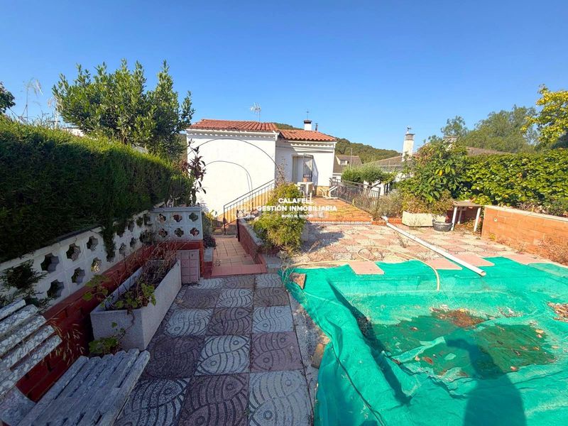 Foto b7964724-ea39-4ed9-b68c-98a451bec757. Casa amb calefacció aparcament piscina a Calafell park Calafell