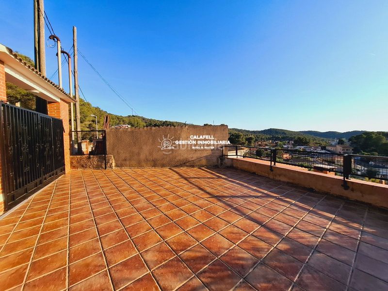 Foto df539f96-eb1d-4565-84dd-76ff007beccb. Xalet amb calefacció aparcament a Mas romeu Calafell