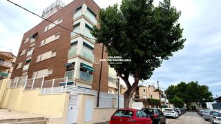 Piso en Baixador 19. Planta baja con terraza de 100 m a un paso de la playa y de la e