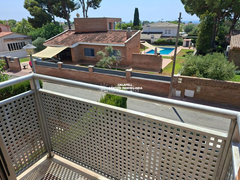 Foto 0ea7330f-2539-4133-9ef4-6e3ee6c34ab3. Casa adossada amb aparcament piscina a Bonavista Vendrell (El)