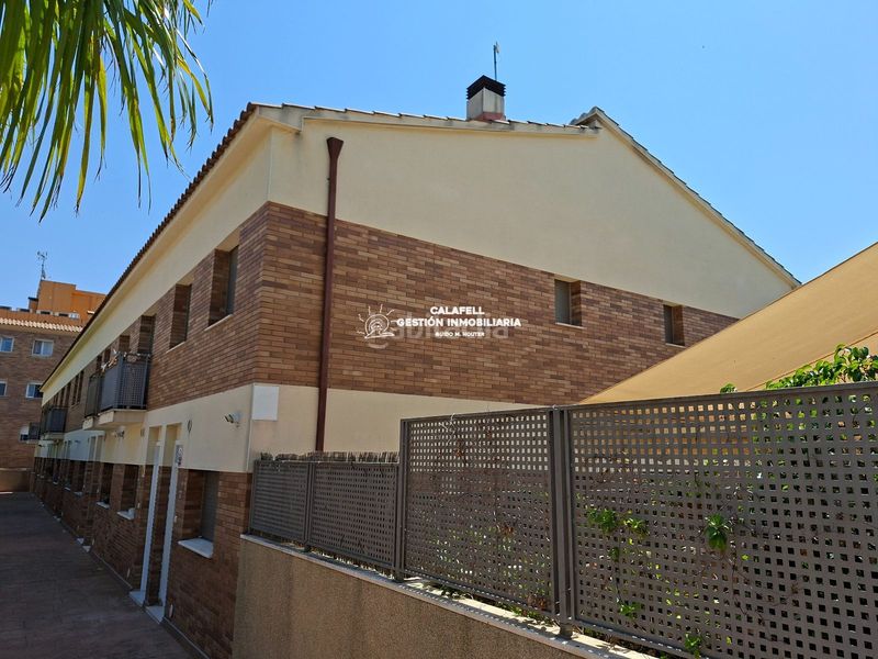Foto a3d3989e-c388-4e20-ac44-31f70ff8aa42. Casa adossada amb aparcament piscina a Bonavista Vendrell (El)