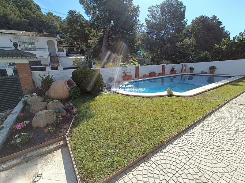 Foto b13ab09f-9c56-459e-9ed5-1f0f41548f7e. Chalet con riscaldamento parcheggio piscina in Segur de dalt Segur de Calafell