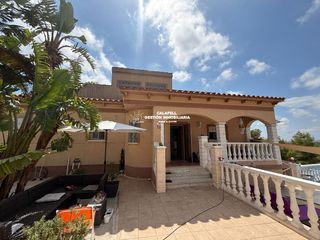 Chalet  Gessami. Espacioso chalet independiente en valldemar