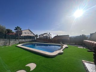 Xalet  Miquel costa i llobera. Casa independiente en oasis park el vendrell