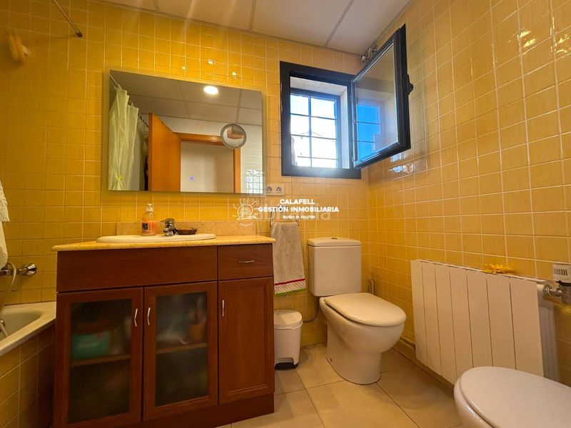 Foto 4464c764-40c0-4b54-ad5b-f3ec79996e72. Casa adossada amb calefacció aparcament a Bellamar Calafell