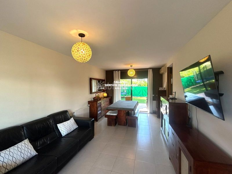 Foto 59a63b5e-bb6d-4230-8e4c-e9007d433d1e. Casa adossada amb calefacció aparcament a Bellamar Calafell