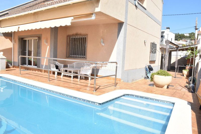 Foto 4f951efd-7f95-46af-ae97-95680000aa29. Xalet amb calefacció aparcament piscina a Bellamar Calafell