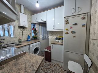 Casa aparellada a La Fortuna. Casa en venta en leganés