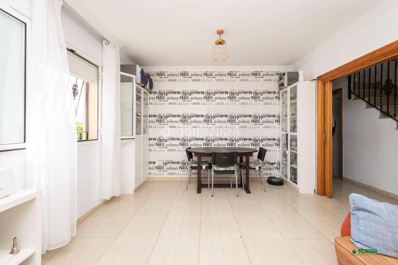 Foto 5b104944-5d73-49a5-b7b8-12d3a2526898. Casa pareada casa en venta en Vera ciudad Vera
