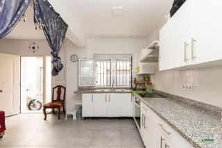 Casa aparellada a Vera Ciudad. Casa en venta en vera